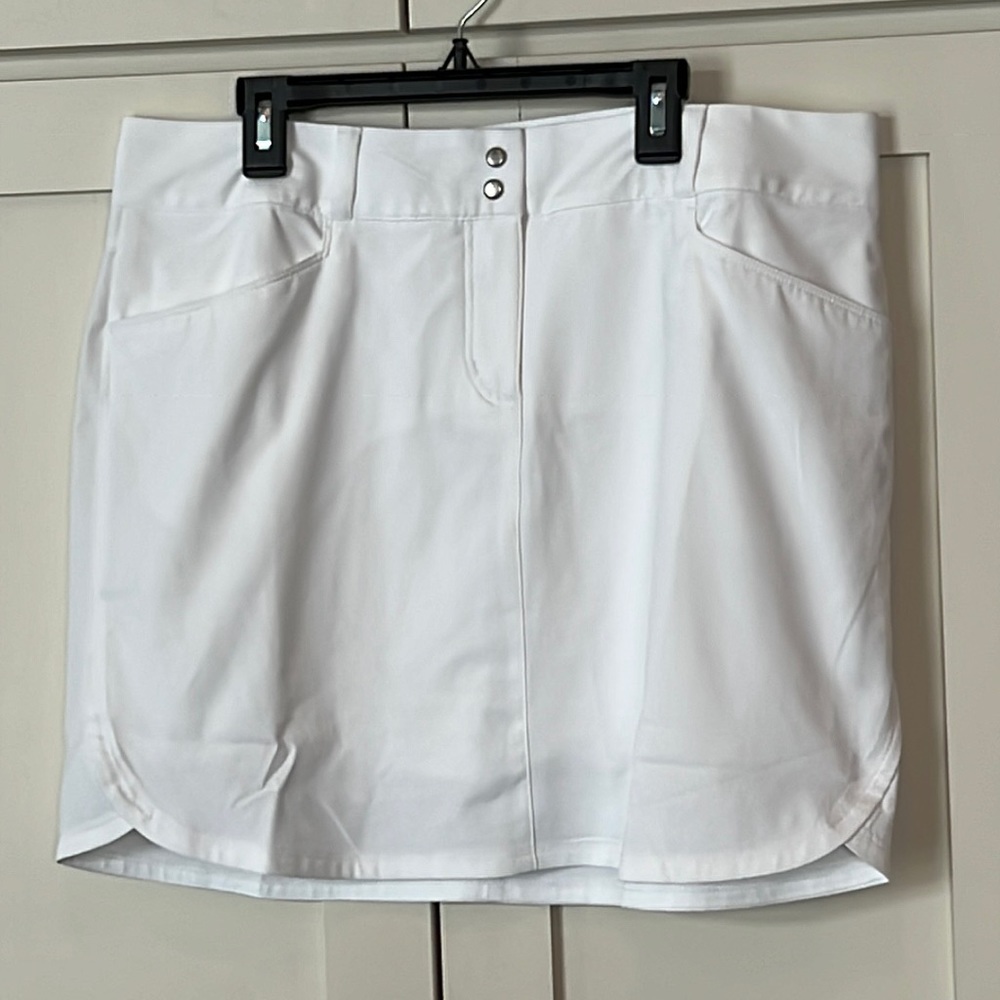 Adidas golf skort/size 10 (ESS 3 STP skort)